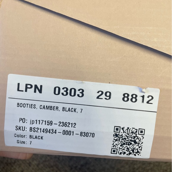 *ADD ME FOR FREE ON ORDERS $50+* JustFab Evi Slip-On Quilted Duck Boot - Black - Picture 3 of 5